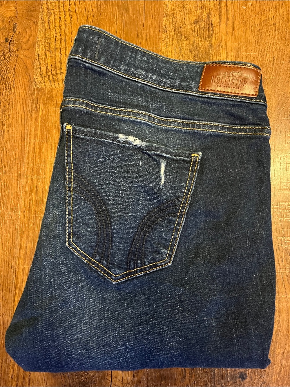 Hollister Women's Dark Wash Skinny Jeans with Back Pocket Distress